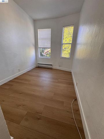2025 East 20th St, Oakland, CA 94606