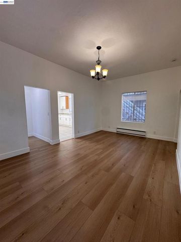 2025 East 20th St, Oakland, CA 94606