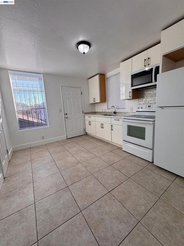 2025 East 20th St, Oakland, CA 94606