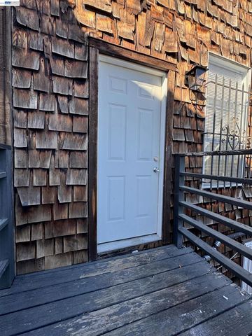 2025 East 20th St, Oakland, CA 94606