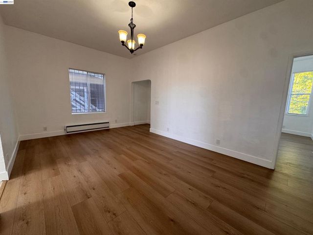 2025 East 20th St, Oakland, CA 94606