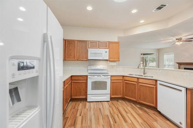 104 Honey Creek TRL, Georgetown, TX 78633