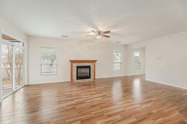104 Honey Creek TRL, Georgetown, TX 78633