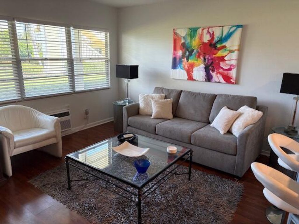 Image 6 of property listing at 7 Dorset A 7, Boca Raton, FL 33434