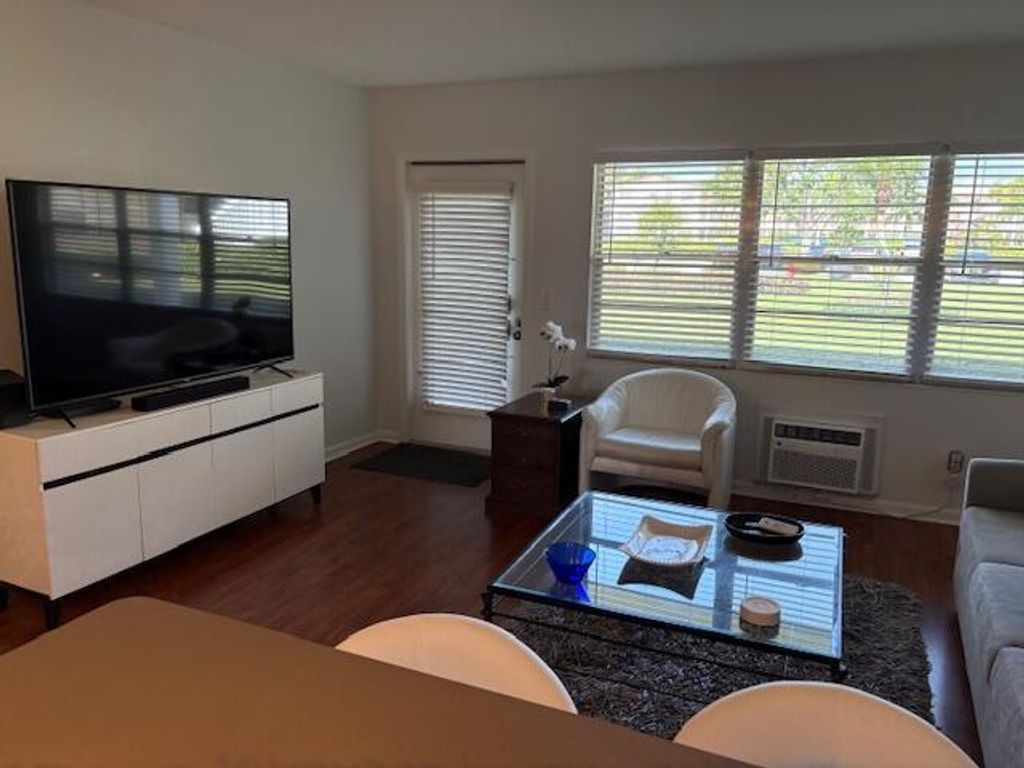 Image 7 of property listing at 7 Dorset A 7, Boca Raton, FL 33434