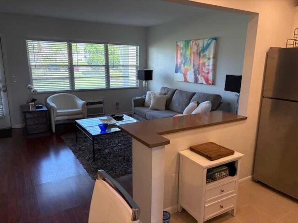 Image 9 of property listing at 7 Dorset A 7, Boca Raton, FL 33434