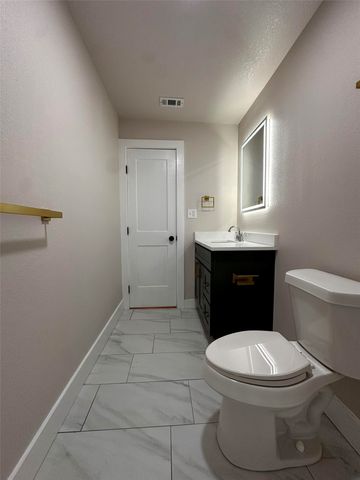 805 Green Street, Comanche, TX 76442