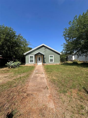 805 Green Street, Comanche, TX 76442