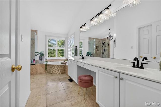 17821 Wilderness Cliff Court, Wildwood, MO 63005