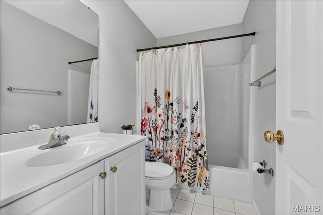 17821 Wilderness Cliff Court, Wildwood, MO 63005