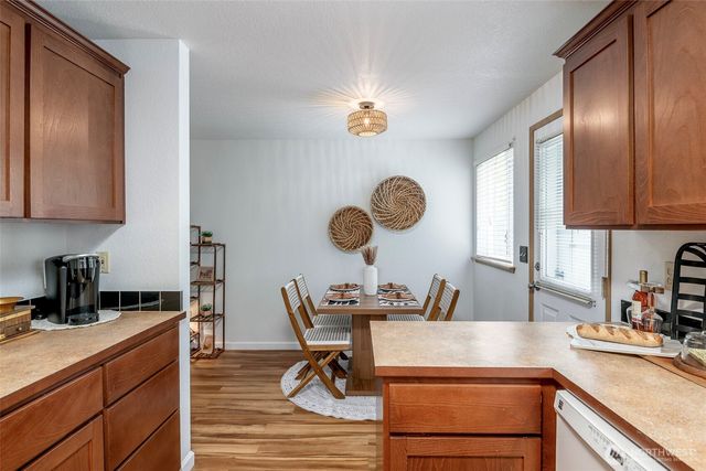 5714 99th Street Ct E, Puyallup, WA 98373