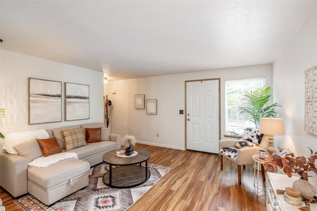 5714 99th Street Ct E, Puyallup, WA 98373