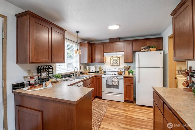 5714 99th Street Ct E, Puyallup, WA 98373