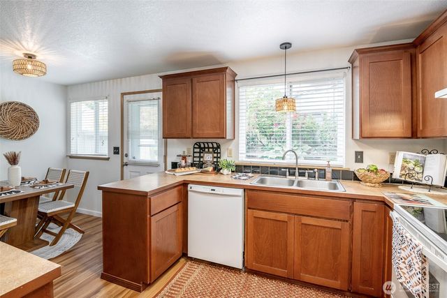 5714 99th Street Ct E, Puyallup, WA 98373