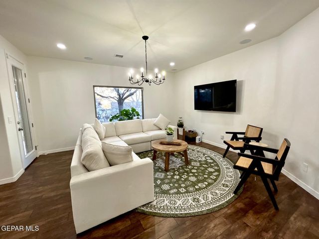 7349 Skyrocket Drive Drive, El Paso, TX 79911