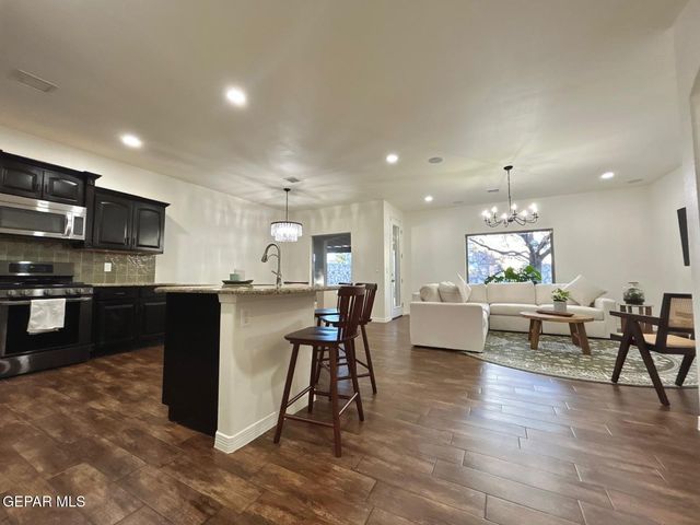 7349 Skyrocket Drive Drive, El Paso, TX 79911