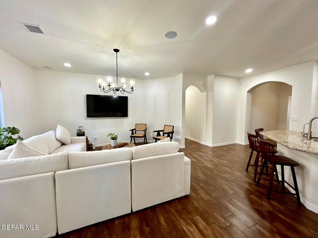 7349 Skyrocket Drive Drive, El Paso, TX 79911