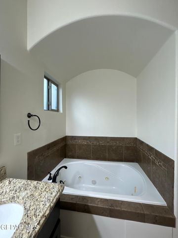 7349 Skyrocket Drive Drive, El Paso, TX 79911