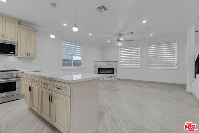 2017 Centinela Avenue C, Santa Monica, CA 90404