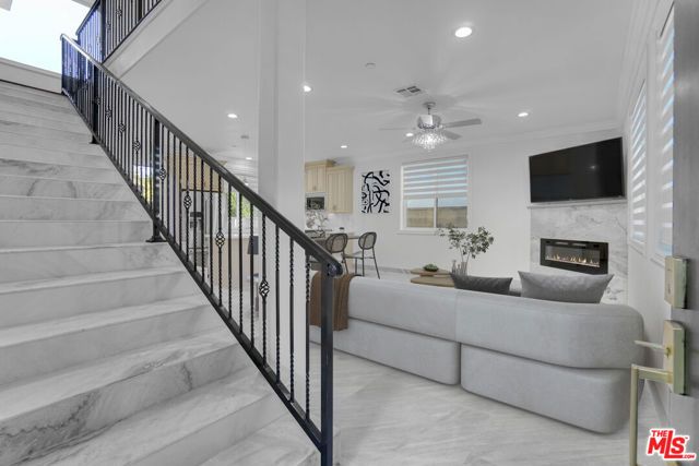 2017 Centinela Avenue C, Santa Monica, CA 90404