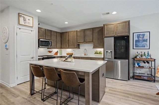 2913 Ilir Manor NW, Atlanta, GA 30318