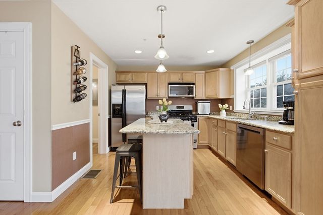 1975 Middlesex St 19, Lowell, MA 01851