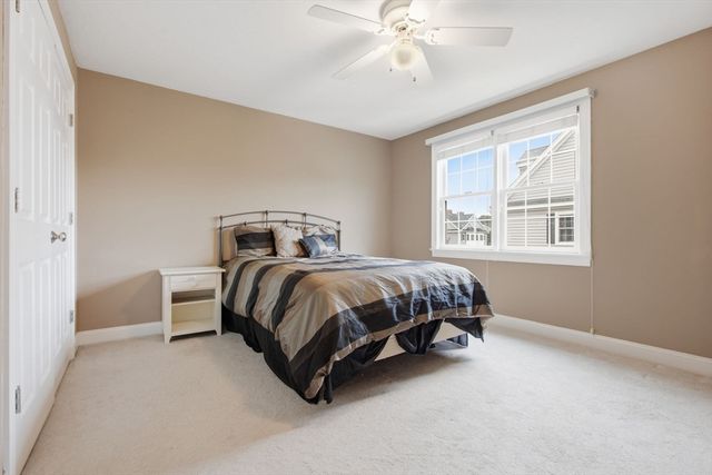 1975 Middlesex St 19, Lowell, MA 01851
