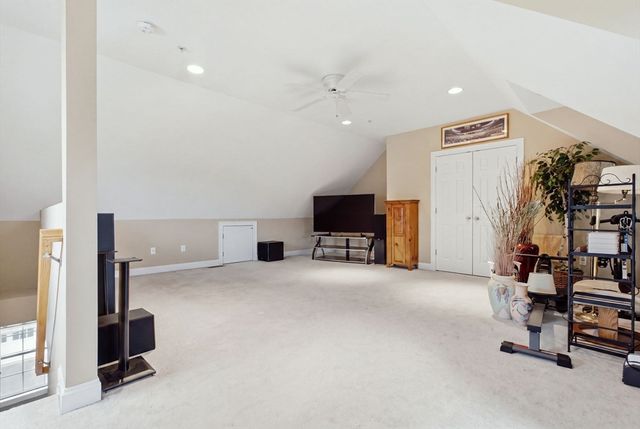 1975 Middlesex St 19, Lowell, MA 01851