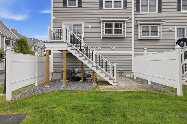 1975 Middlesex St 19, Lowell, MA 01851