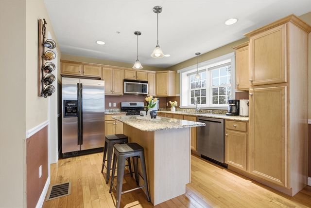 1975 Middlesex St 19, Lowell, MA 01851