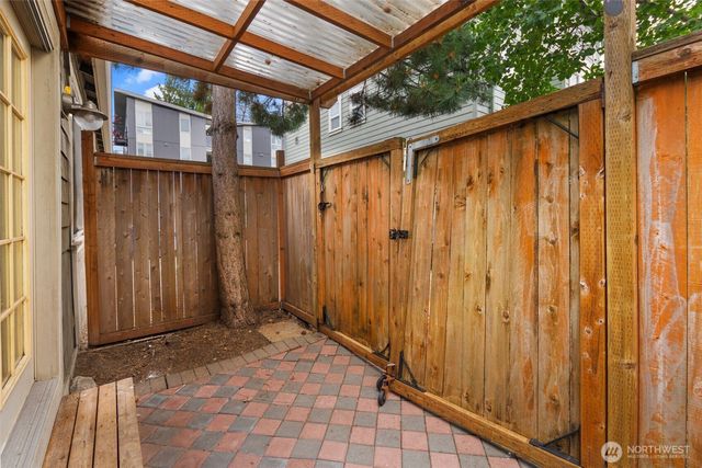 1717 E Spruce St., Seattle, WA 98122