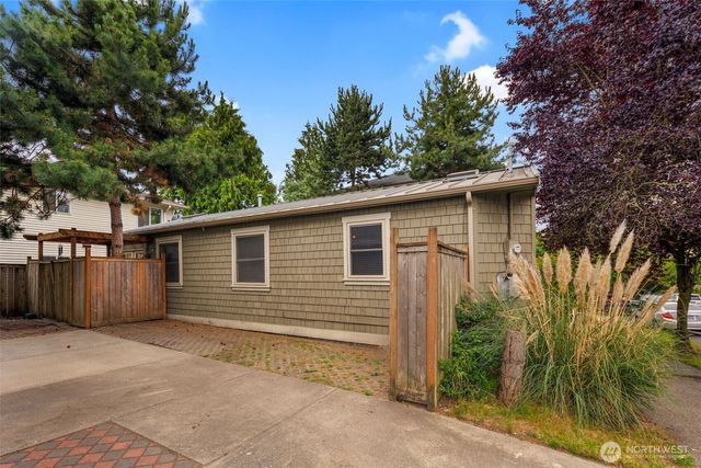 1717 E Spruce St., Seattle, WA 98122