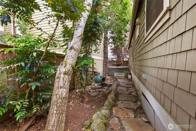 1717 E Spruce St., Seattle, WA 98122