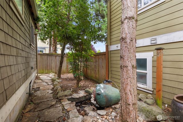 1717 E Spruce St., Seattle, WA 98122