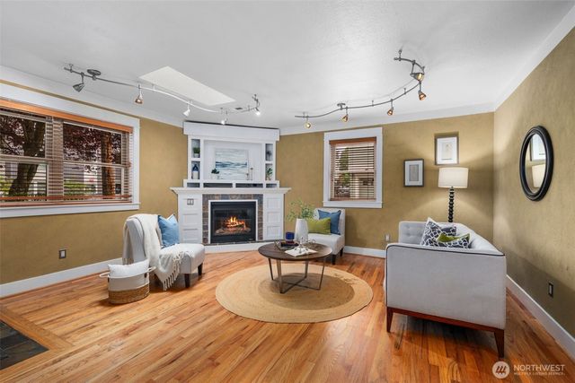 1717 E Spruce St., Seattle, WA 98122