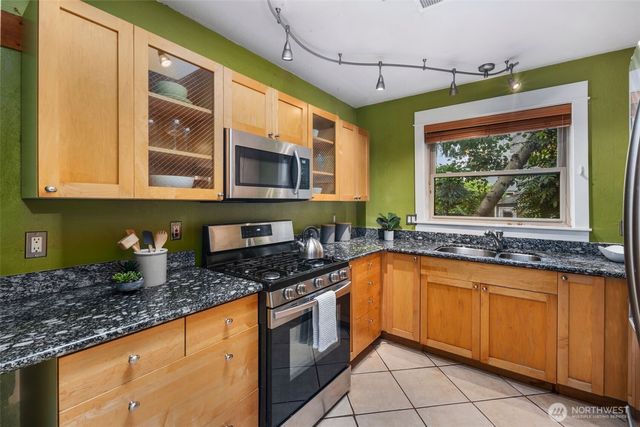 1717 E Spruce St., Seattle, WA 98122