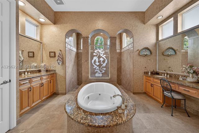 11867 NW 69th Pl, Parkland, FL 33076