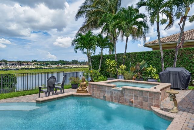 11867 NW 69th Pl, Parkland, FL 33076