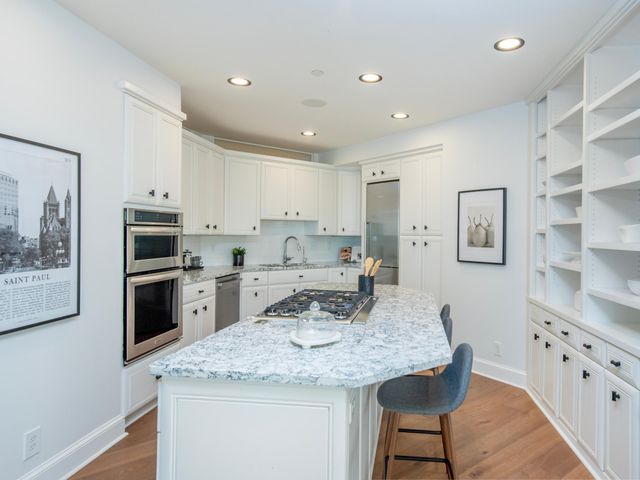 59 4th Street W 23C, Saint Paul, MN 55102