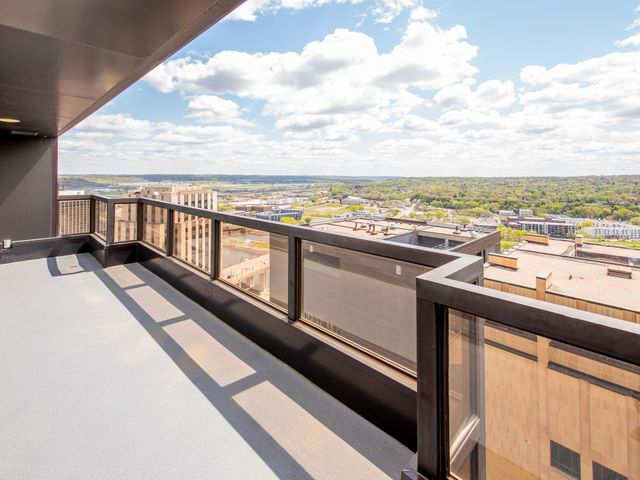 59 4th Street W 23C, Saint Paul, MN 55102