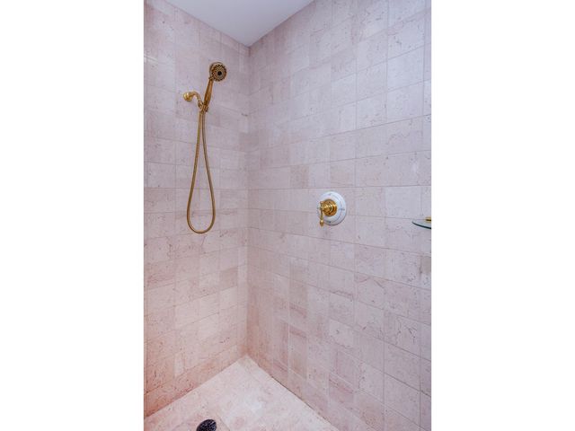 59 4th Street W 23C, Saint Paul, MN 55102