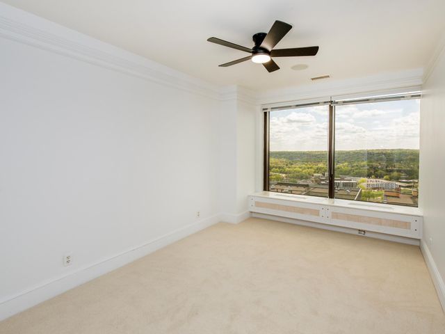 59 4th Street W 23C, Saint Paul, MN 55102