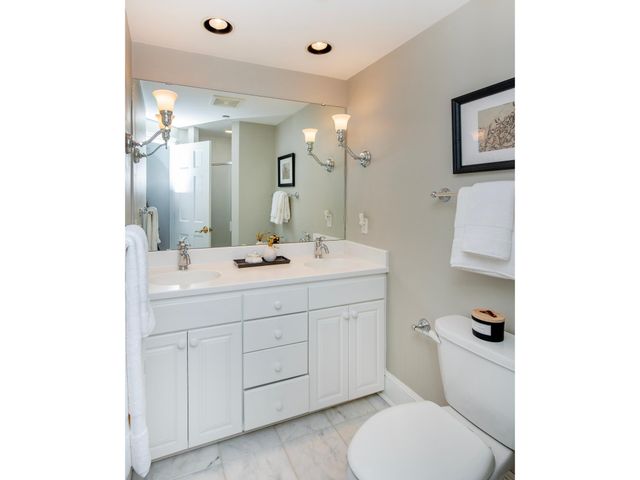 59 4th Street W 23C, Saint Paul, MN 55102