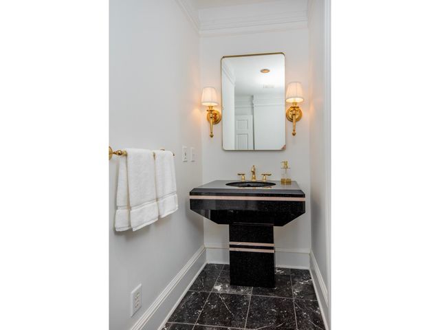 59 4th Street W 23C, Saint Paul, MN 55102