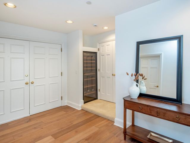 59 4th Street W 23C, Saint Paul, MN 55102