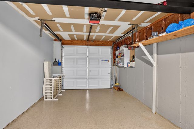 22 Byron St, Worcester, MA 01605