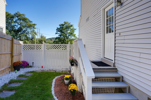 22 Byron St, Worcester, MA 01605