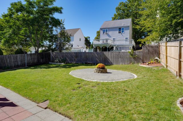 22 Byron St, Worcester, MA 01605