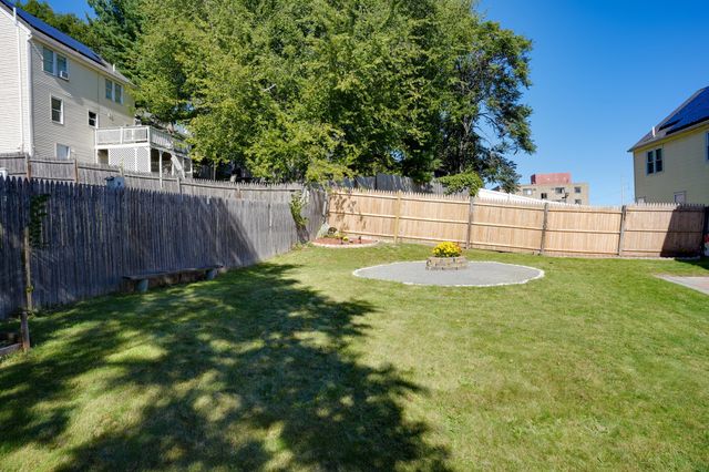 22 Byron St, Worcester, MA 01605