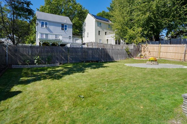 22 Byron St, Worcester, MA 01605